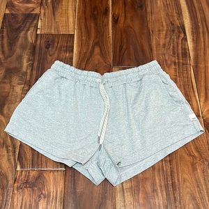 EUC Vuori Halo Performance Short size S in light heather gray